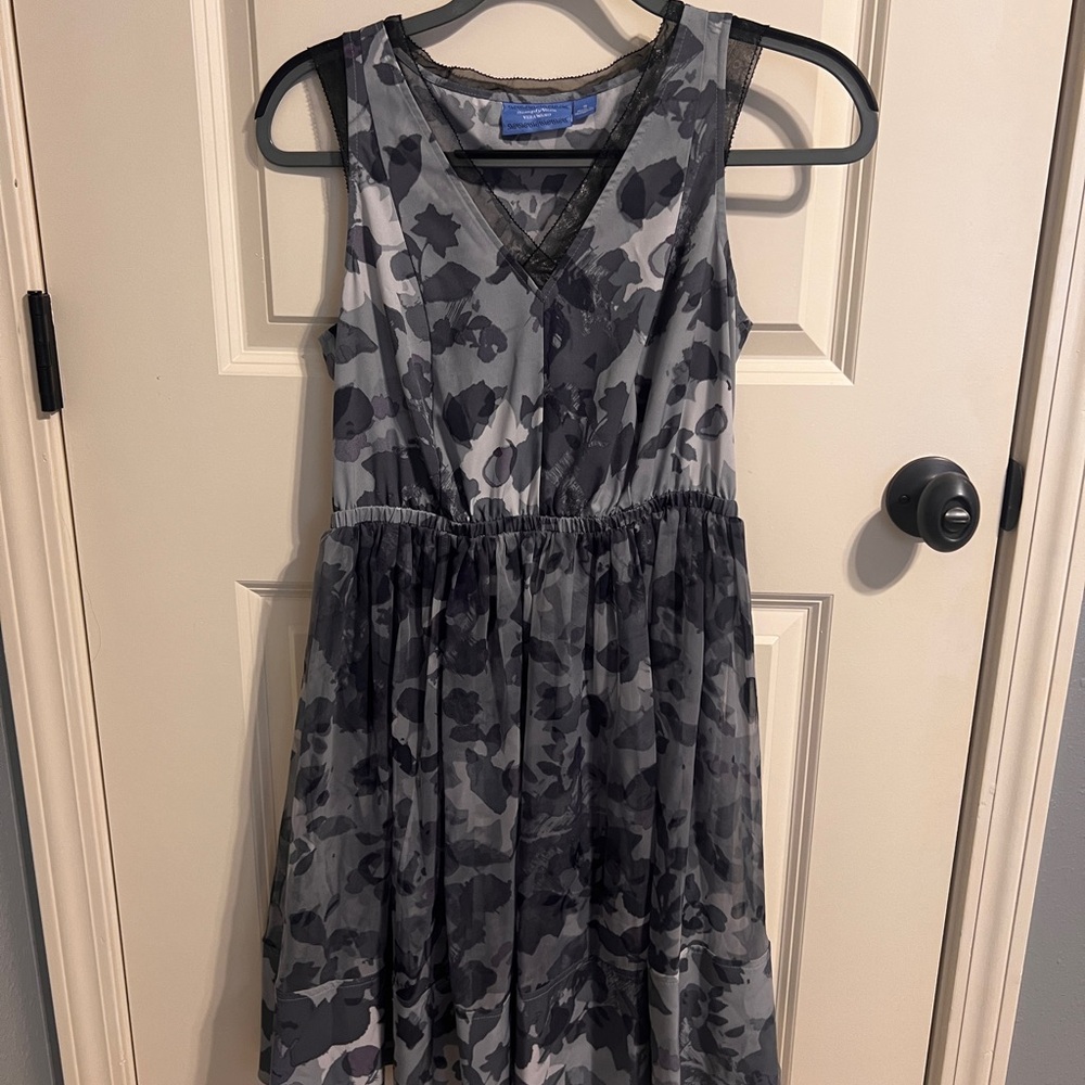 Vera Wang Black and Gray Sleeveless V-Neck Sundress